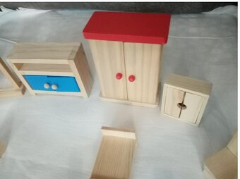 Dřevěný nábytek pro panenky - 4