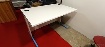Pracovní stůl - 4