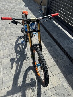 Carbon sjezd bike DH kolo Mondraker SUMMUM karbon Fox40 DHX2 - 4