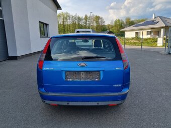 Ford Focus 1.8 Duratec Ghia - 4