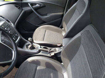 Opel Astra Notchback 1.6 (2017) - 4