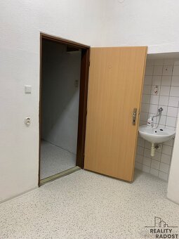 Obchodní prostor k pronájmu centrum Bohumína - 4