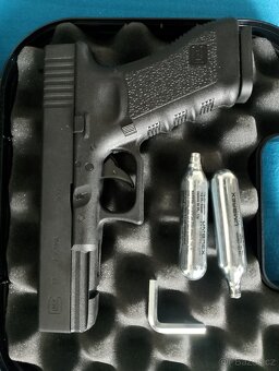 Prodám CO pistoli Glock - 4