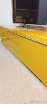 tv stolek IKEA BESTA - 4