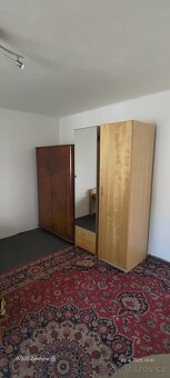 Pronajmu přízemí rodinného domu s vlastním vchodem - 4