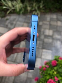 iPhone 13 256Gb v hezkém stavu, modrý, 100% baterie - 4