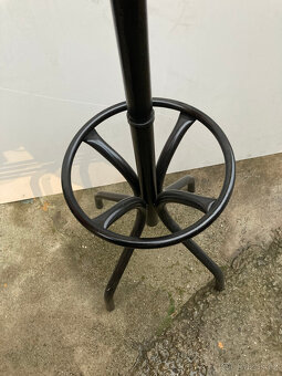 Věšák stojanový kovový černý za 500 kč - 4