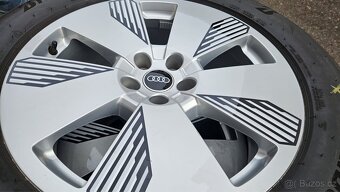 zimní originál Audi E-Tron Q7 Aero 4KE601025L 5x112 - 4