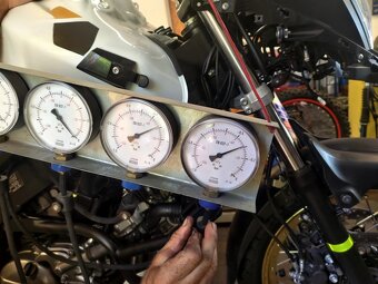 suzuki dl 650 v-strom - 4