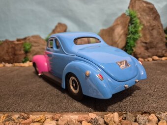 Prodám model 1:18 Ford Deluxe - 4
