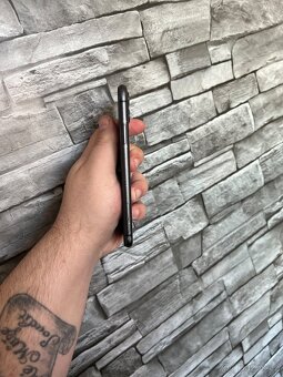 iPhone 11 - 4