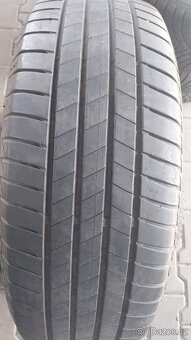 Prodám 2 x letní pneu Bridgestone 215/65/16 - 4