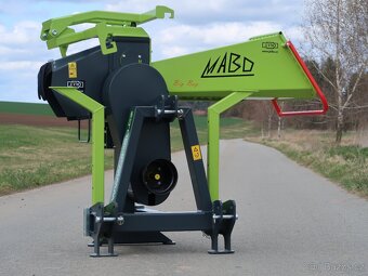 Štěpkovač špalíkovač za traktor s řemenovým převodem - 4