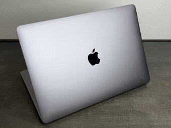 MacBook Air 13'' 2019 / i5 / 8GB / 256GB SSD / Space Gray - 4