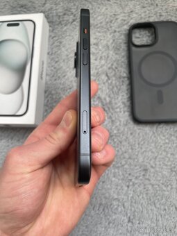 iPhone 15 - 4