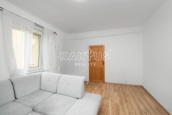 Pronájem prostorného bytu 2+1 (70 m2) na ulici Cingrova, Mor - 4