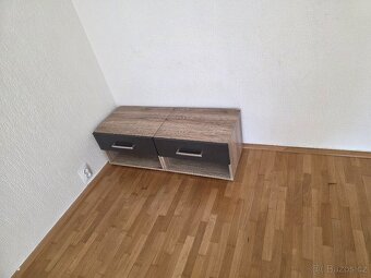 Kompletní sestava nábytku do ložnice a předsíně – moderní de - 4