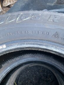 Prodám 3 ks zimních pneu Semperit 195/65 R15 - 4