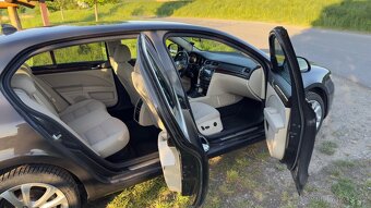 Škoda Superb 2.0 TDI 103kw DSG - 4