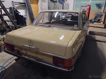 Mercedes Benz 240D W115 - 4