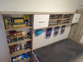Dětský pokoj/postele (900x200cm) rošt, regál, skříň - 4