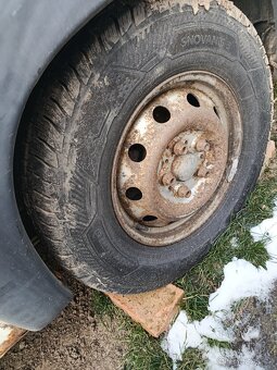 Zimní kola 16 /225/75c - 4