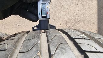 Letní pneu 235/40/19 Pirelli - 4