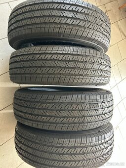 Bridgestone 255/70-18 - 4