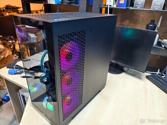 32 jader AMD 3970X, 128GB DDR4, RX6900 XT 16GB, 2TB SSD - 4
