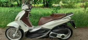 Piaggio Beverly 300 - 4