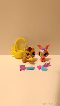 Littlest pet shop postavička Blythe se zvířátky a doplňky - 4