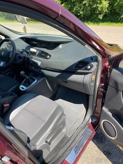Renault Megane Scenic - 4