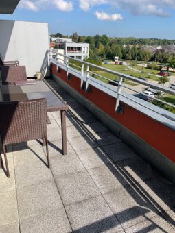 Prodej pěkného světlého bytu 1+kk s terasou a sklepem - 4