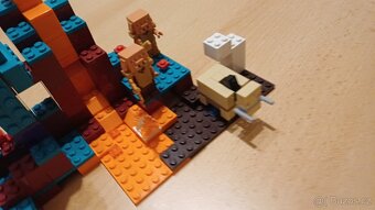 LEGO Minecraft 21168 Podivný les - 4
