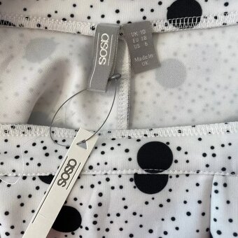 Minišaty s odhalenými zády - 4