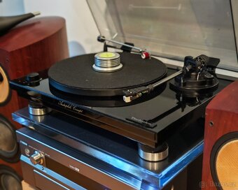 Gramofon Reloop v klavírním laku - 4