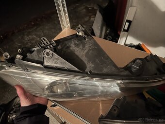 Predni svetla peugeot 206 - 4