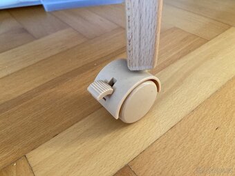 Přebalovací pult s policemi - 4