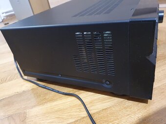 Zesilovač PIONEER - 4