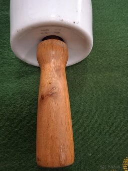 PORCELÁNOVÝ VÁLEČEK - 4