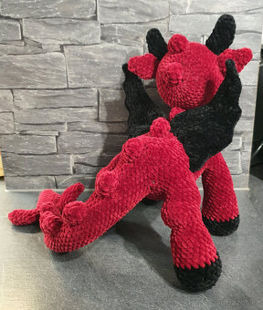 Ručně háčkovaný drak. - 4