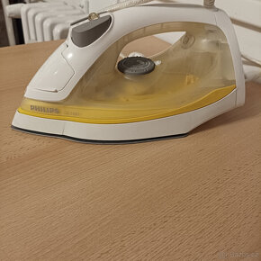 Napařovací žehlička Philips GC 2807 - Made in Indonesia - 4