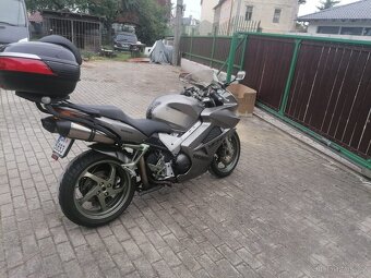 Honda VFR 800 - 4