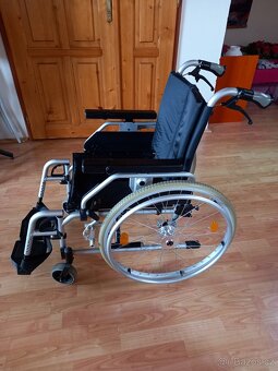 Repasovaný mechanický invalidní vozík - 4