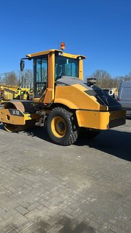 Válec VOLVO SD75B, r.v. 2019, 332 motohodin, zánovní stav - 4