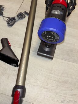 Dyson V8 motorhead - 4