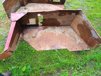 Blatníky zetor 5611 atd. Na opravu. - 4