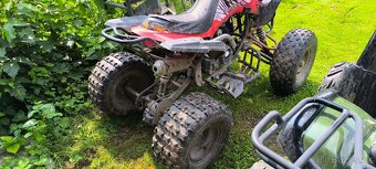 Prodám dvě dětské čtyřkolky 125 ccm - 4