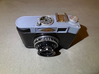 Starý retro sovětský fotoaparát OMO - 4