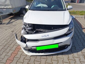 Prodám havarovanou Kia Rio 2021 1.2 62kw - 4
